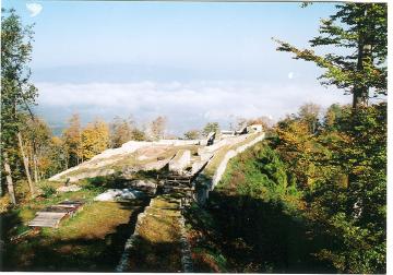 Dončov hrad, autor: PhDr. Václav Hanuliak Dončov hrad, autor: PhDr. Václav Hanuliak