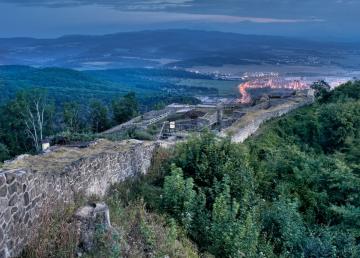 Pohľad na Pustý hrad 2 Pohľad na Pustý hrad 2